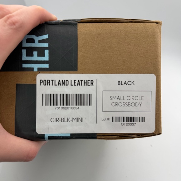 Portland Leather Black Round Circle Crossbody Bag Small NEW - Picture 6 of 6
